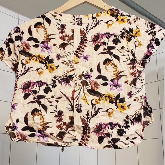 Floral Crop Top - Picture 4 of 4